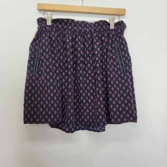 MNG Diamond Design Print Two Front Pockets Elastic Waist Ruffle on top hem - Picture 4 of 11